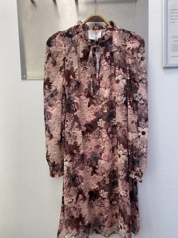 ELZA-DR BLUSH FLOWER